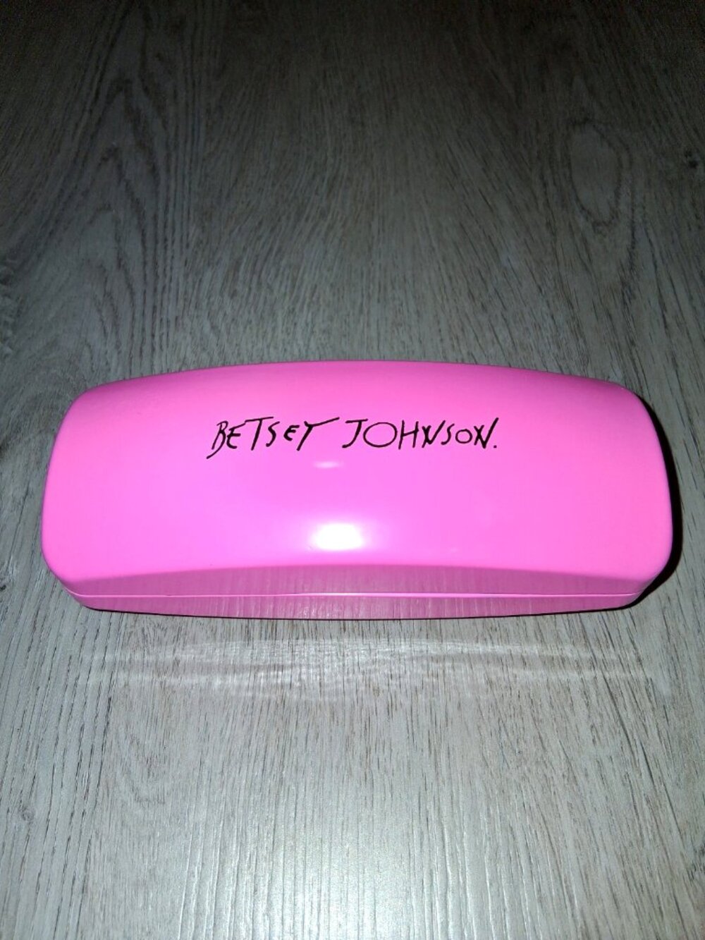 Betsey Johnson Leopard Inside Hot Pink Hard Clam Shell Glasses Case Sunglasses